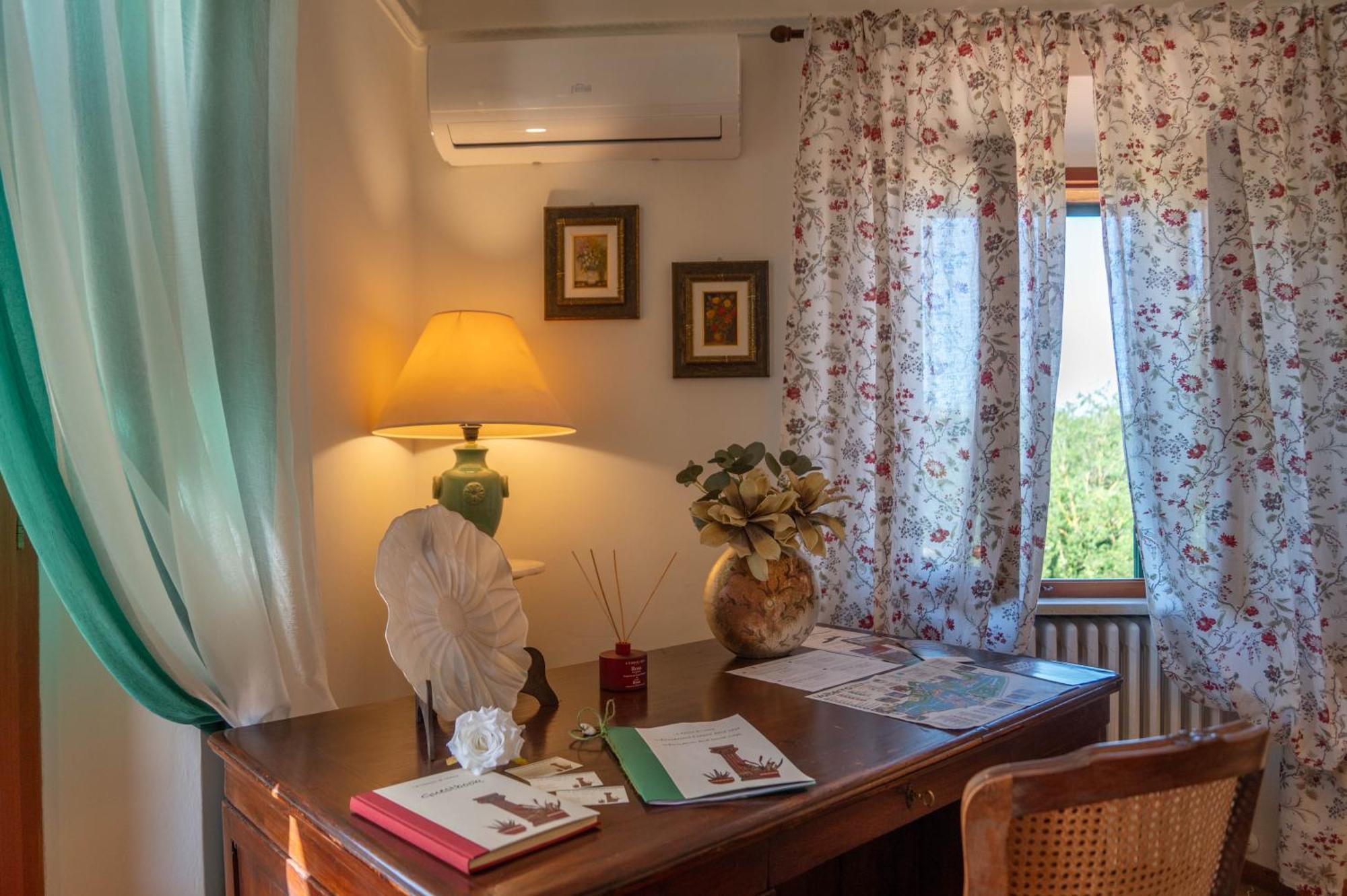La Domus Di Marta Appartement Volterra Buitenkant foto