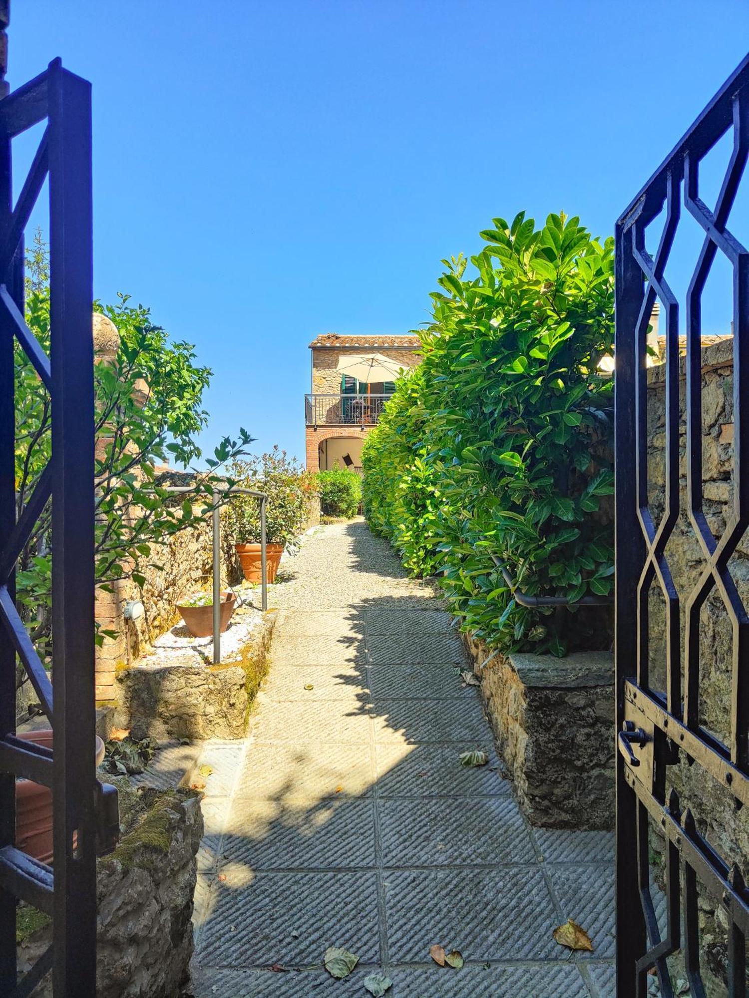 La Domus Di Marta Appartement Volterra Buitenkant foto